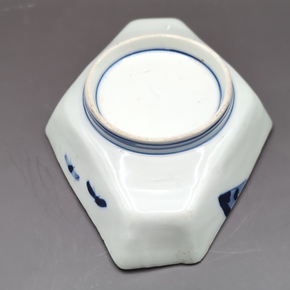 Antique Japanese Imari Porcelain Hexagonal Serving Bowl Dish Shrimp Crane Motif - Picture 8 of 14